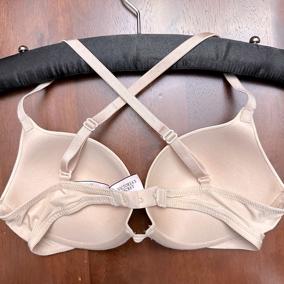 Victoria's Secret Push-Up Bra 32C, Padded Underwire - Picture 4 of 5